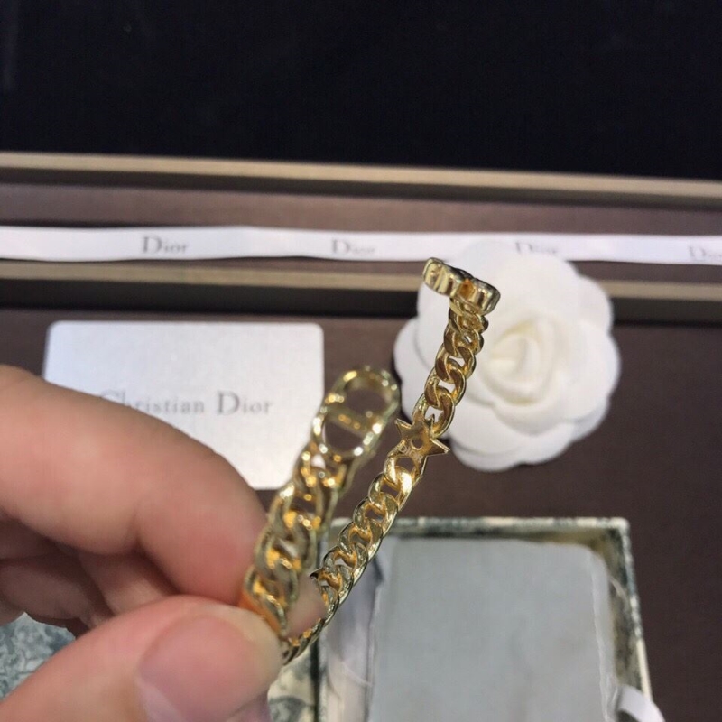 chr1st1an D10r bracelets